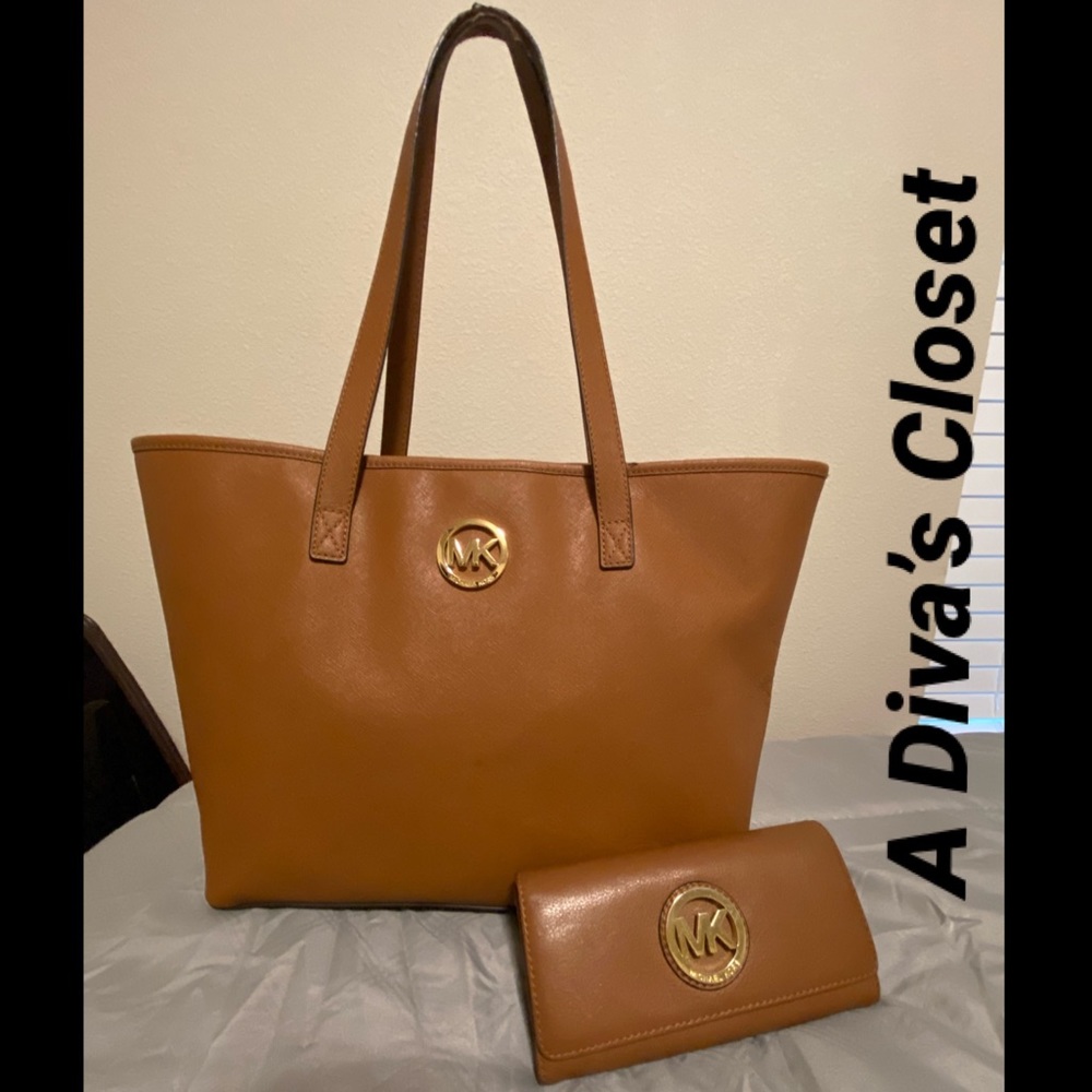Michael Kors Handbag and Wallet Set